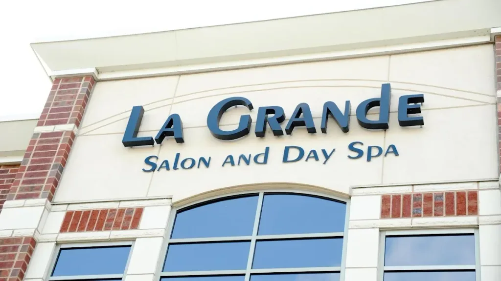 La Grande BeautySpa And Boutique — Hair salon in Forest Lake